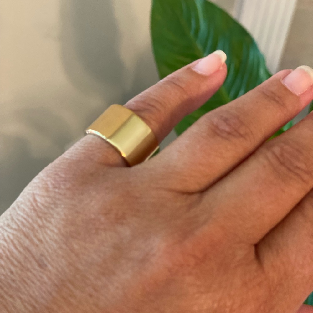 Ring - Picture 3 of 4